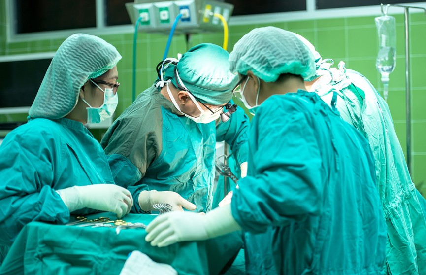 Белорусские кардиохирурги прооперировали в Узбекистане 8 детей со сложными врожденными пороками сердца