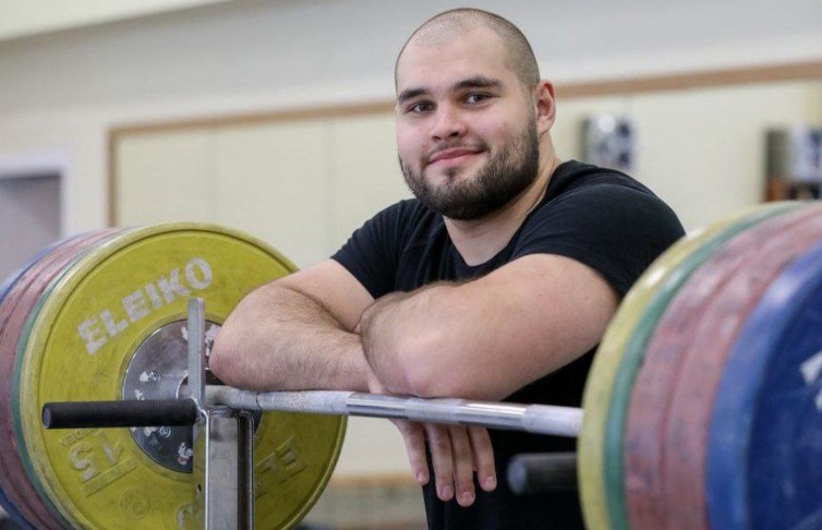 Белорусский тяжелоатлет Зезюлин стал бронзовым призером чемпионата Европы в Болгарии