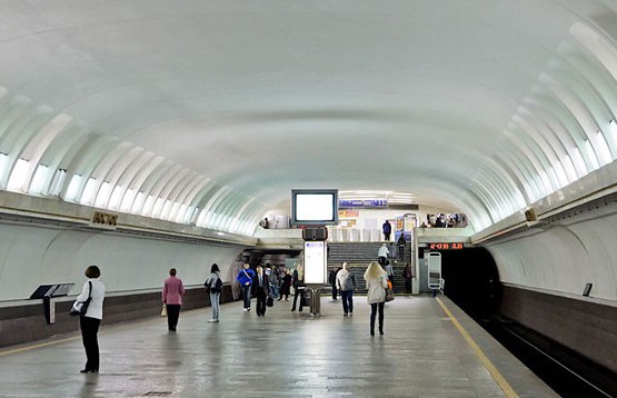 На станции метро «Восток» произошло задымление в помещении персонала