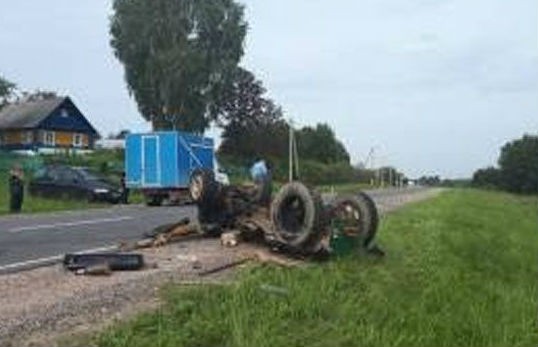 Самодельный трактор перевернулся в Сморгонском районе: водитель погиб