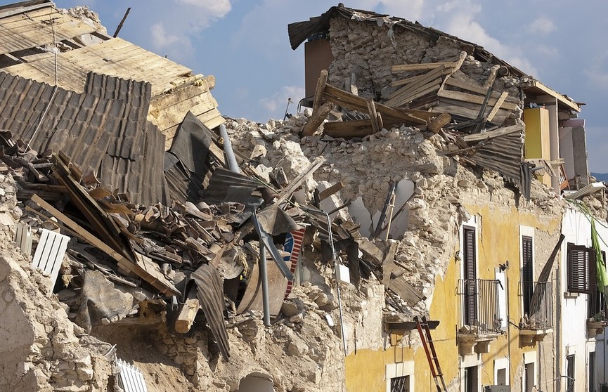 Почему сейсмологи не предупреждают о землетрясениях, бывают ли они в Беларуси и как себя спасти в такой ситуации? Рассказал эксперт