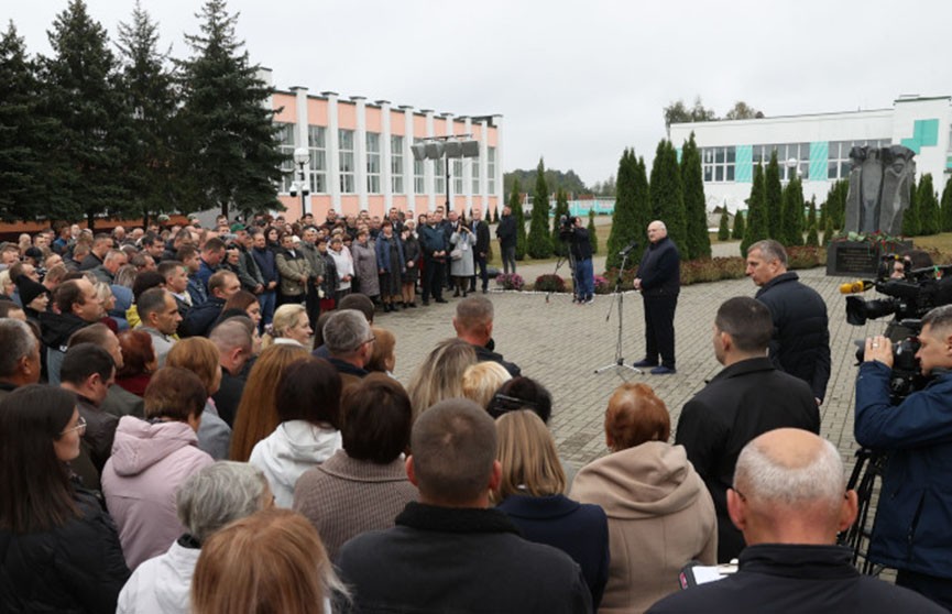 А. Лукашенко рассказал, как во время его полета над Беларусью были замечены два беспилотника