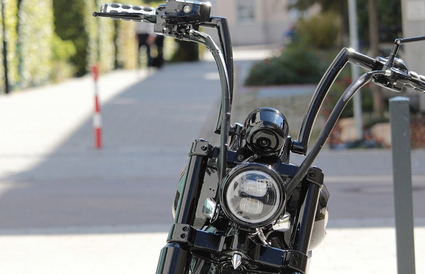 Сотрудники ГАИ остановили пьяного мотоциклиста, перевозившего малолетнего сына