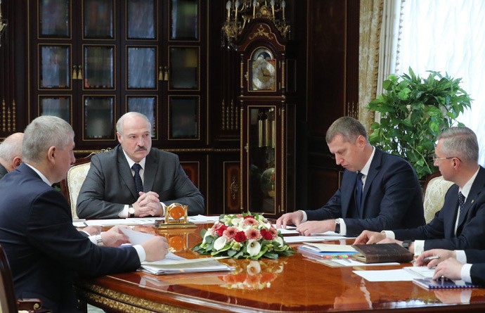 Лукашенко о потребительском рынке Беларуси: «Мы должны изучать ситуацию, вмешиваться, анализировать и, если нужно, исправлять ее»