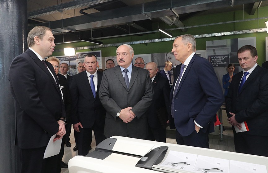 Александр Лукашенко посетил научно-производственное частное предприятие «Адани»
