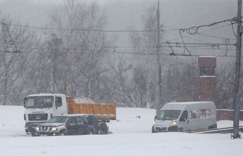 Сильный снегопад ожидается ночью: ГАИ призывает водителей быть внимательными!