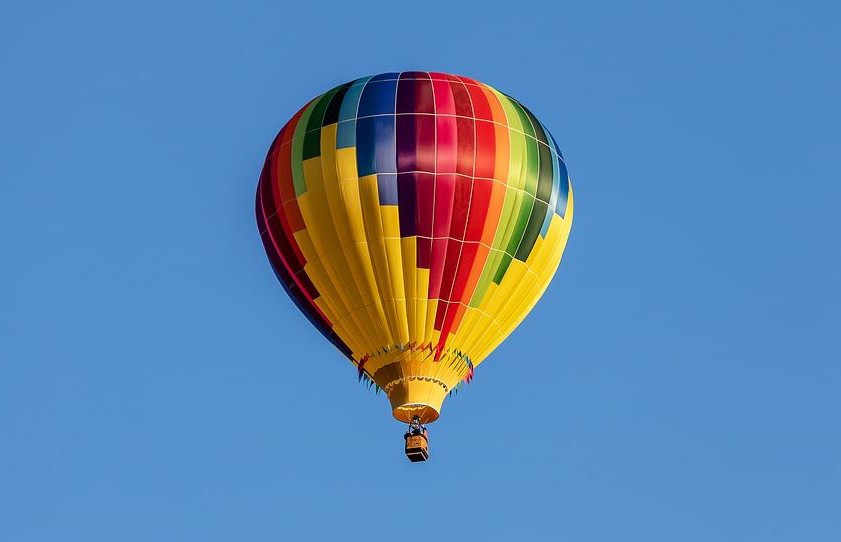 Смертельный полёт: мать и трехлетний ребёнок разбились на воздушном шаре