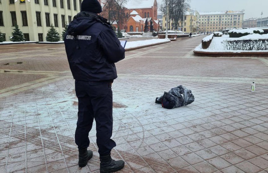 Мужчина совершил самоподжог на пл. Независимости в Минске: на месте работают следователи