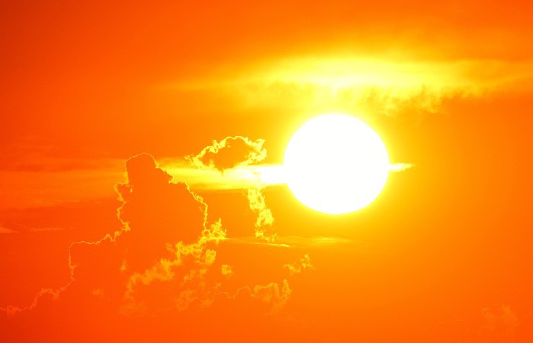 В ближайшие дни велика вероятность сильнейших вспышек на Солнце – ученый