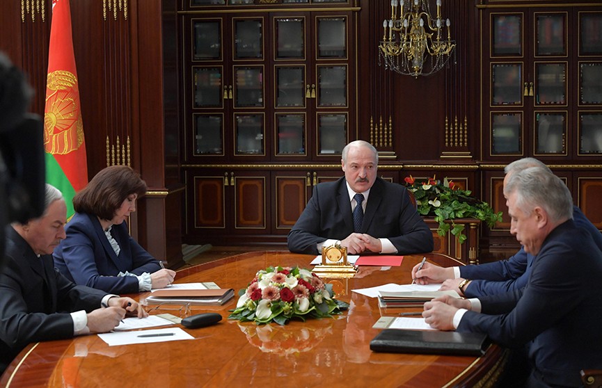 Экономика, коронавирус, выборы: Лукашенко провел совещание по актуальным социально-экономическим и политическим вопросам