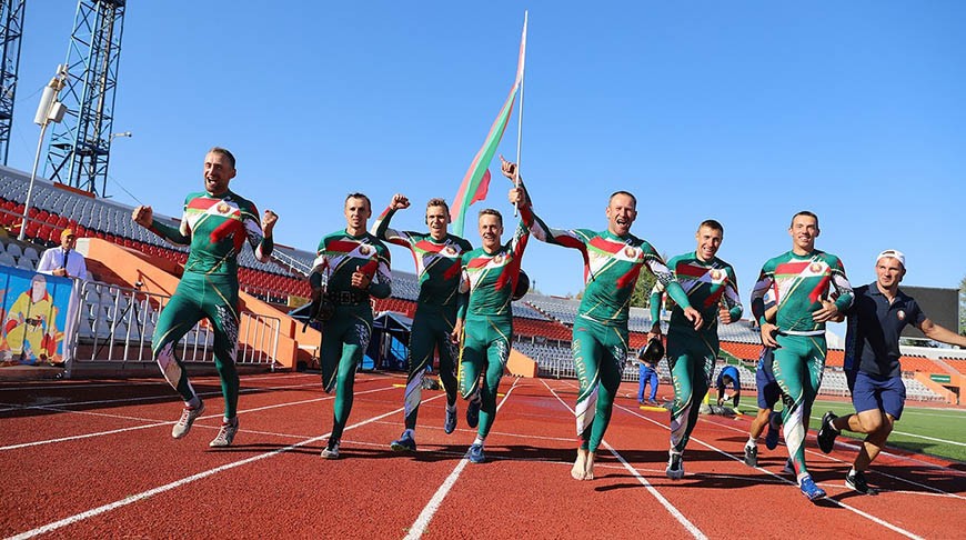 Лукашенко поздравил белорусскую команду МЧС по пожарно-спасательному спорту с успешным выступлением на чемпионате мира