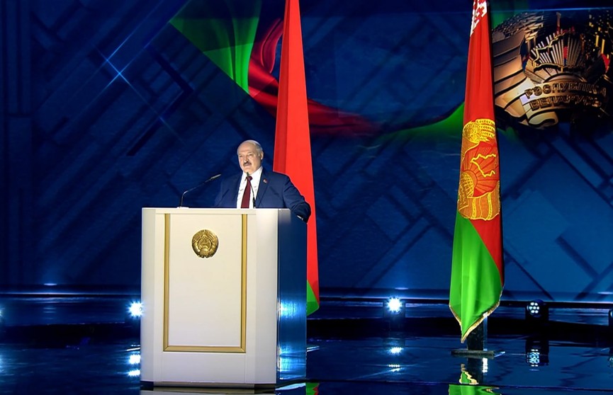 Лукашенко поручил правительству не допустить необоснованного роста цен