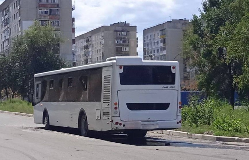 ВСУ обстреляли автобус в Лисичанске, два человека погибли, почти 30 пострадали