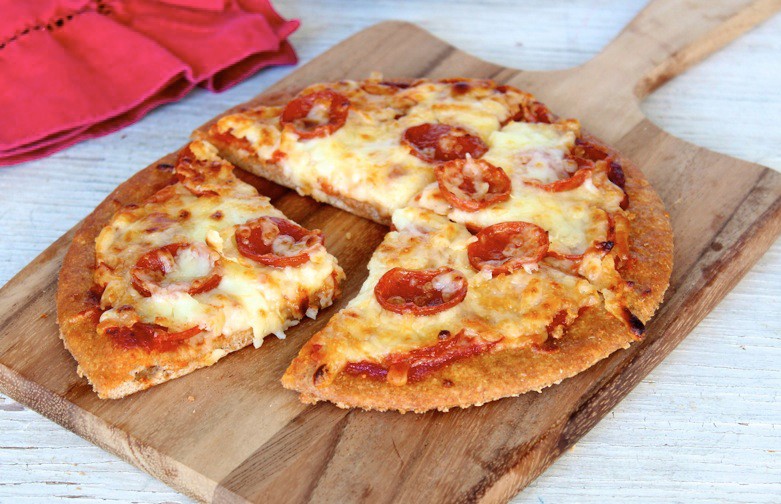 Пицца: ПП-рецепт – сделайте любимое блюдо полезным за 15 мин.