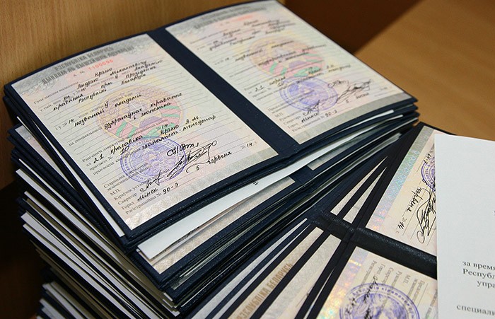 Белорусские дипломы на Украине больше не будут признавать