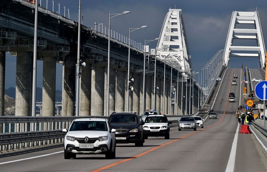 Автомобильное движение по Крымскому мосту полностью восстановлено раньше заявленных сроков