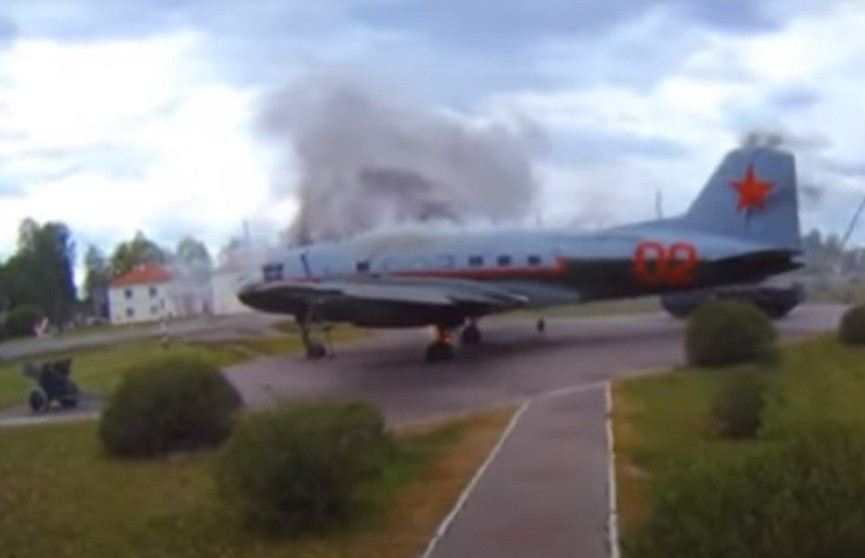 В Докшицком районе едва не сгорел самолет Ил-14
