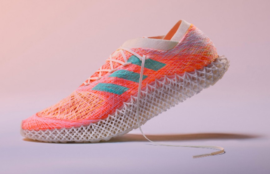 Adidas представил кроссовки, сотканные роботом