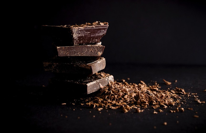 Что произойдет с организмом, если каждый день съедать немного горького шоколада?