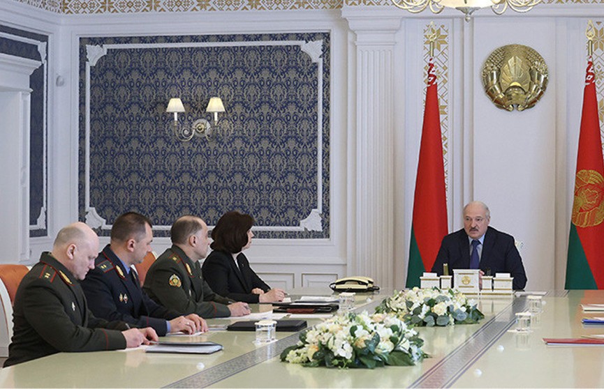 Лукашенко: разные силы, прежде всего извне, очень хотят накалить обстановку в Беларуси