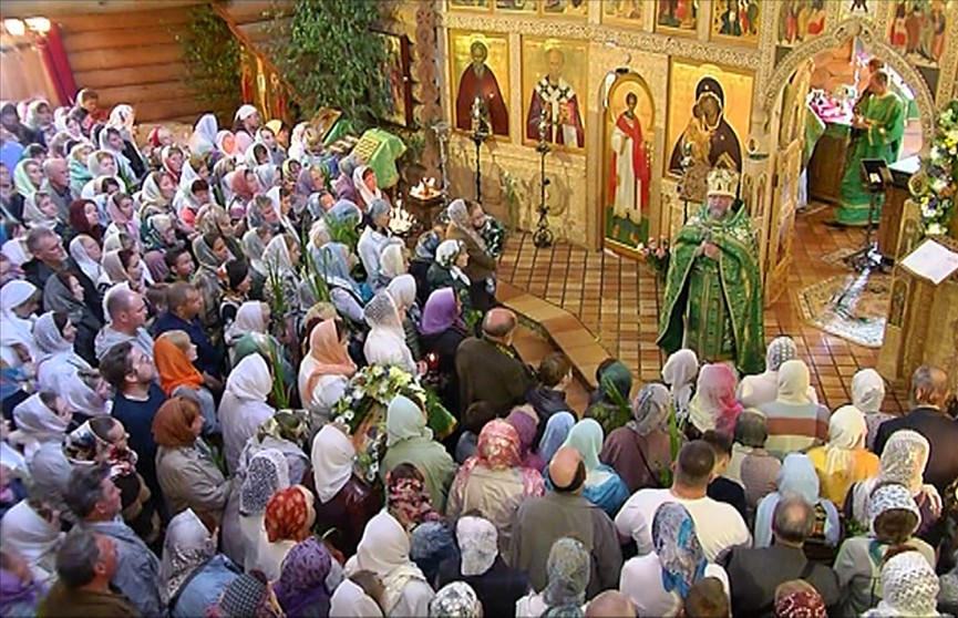 Православные отмечают Святую Троицу