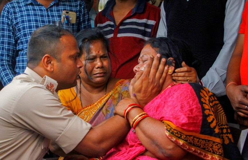 Свадебная трагедия в Индии: на процессию наехал грузовик