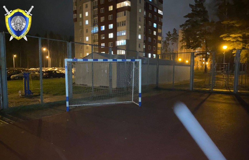 В Минске футбольные ворота упали на ребенка