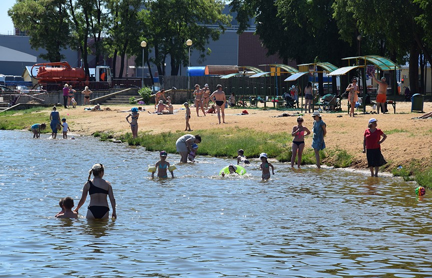 Белорусские врачи рассказали о симптомах инфекции после купания в водоеме