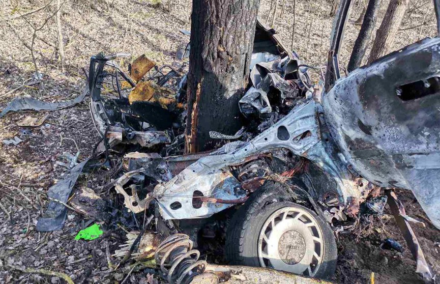 Страшная авария в Пинском районе: погибли 18-летняя девушка и 27-летний водитель