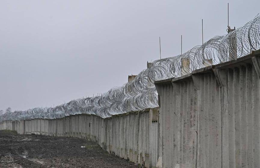 Украина строит забор на границе с Беларусью, сообщили в офисе Зеленского