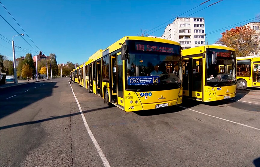 В Минске появился автобус, в котором во время поездки рассказывают историю БГУ