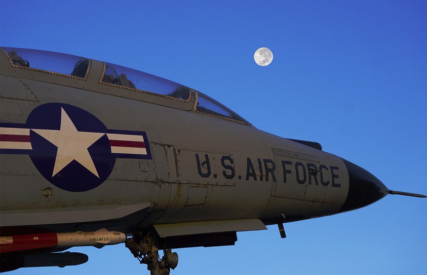 США обсуждают передачу истребителей F-16 Вьетнаму