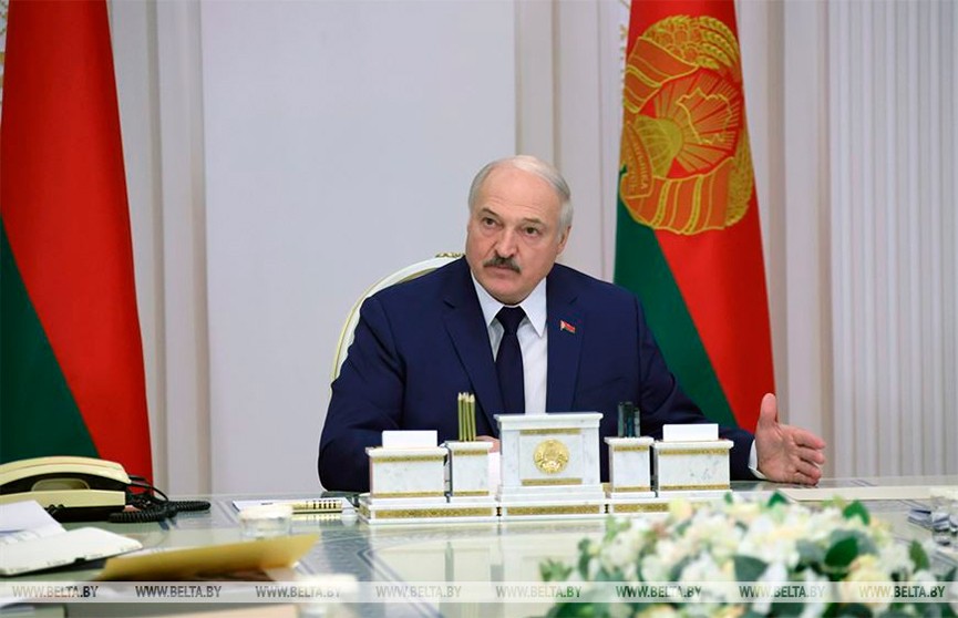 Лукашенко о жестокости польских пограничников: Ломают ребра людям, а потом выбрасывают на границу!