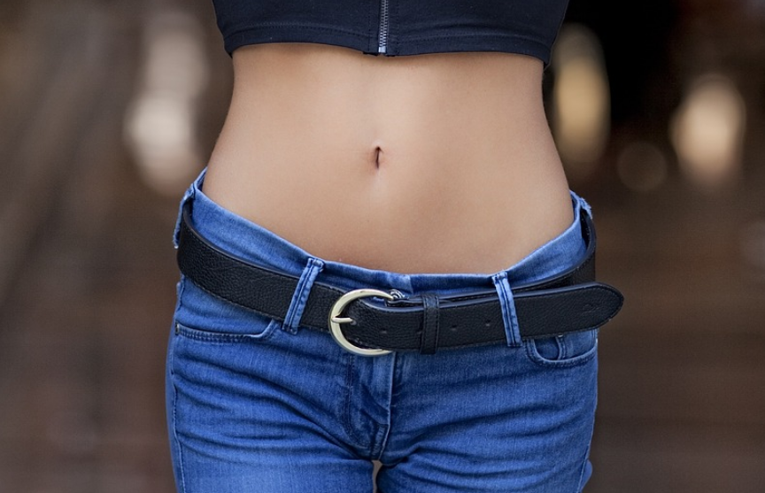 Сбросившая 21 килограмм девушка назвала четыре секрета похудения