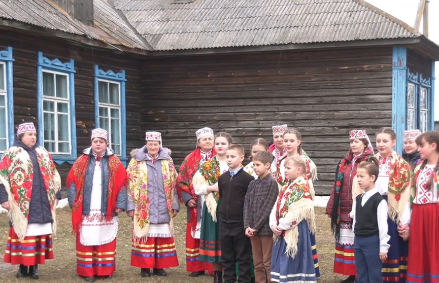 Кликание весны: на Гомельщине провели традиционный обряд «Саракі»