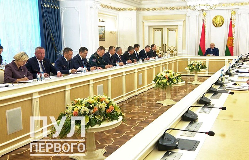Президент Беларуси проводит совещание по совершенствованию контрольно-надзорной деятельности