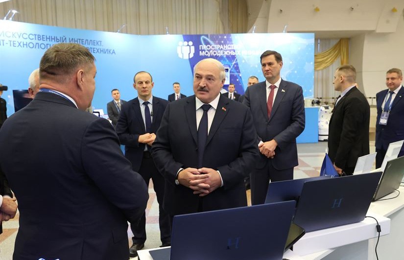 Лукашенко посетил выставку научных достижений «Беларусь интеллектуальная»