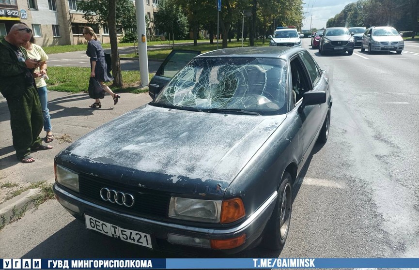 Перебегал дорогу на красный и попал под колеса. Легковушка сбила пешехода на Казинца в Минске