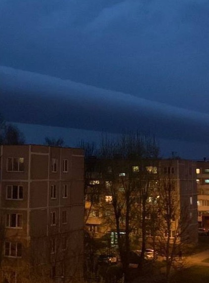 Над Москвой прошло уникальное облако-«рулон»