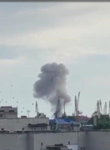 В порту Бердянска произошел мощный взрыв