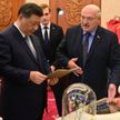 Александр Лукашенко и Си Цзиньпин обменялись подарками