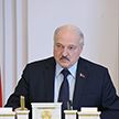 Лукашенко: Расхлябанность, мужики, закончилась. Надо вовремя «ўкiнуць зернятка ў зямлю». 10 дней – и все! Мы должны посеять!