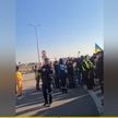 Группа украинцев на польской границе попыталась остановить грузопоток между Польшей и Беларусью