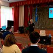 Члены Совета Республики продолжают посещать белорусские школы с уроками памяти