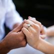 Эксклюзивное помолвочное кольцо невесты в Сети сравнили с вырванным зубом