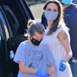 Перед праздником: Анджелина Джоли замечена на улицах Лос-Анджелеса с дочкой Вивьен