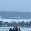 ЧП в минском аэропорту: из-за метели самолет выкатился со взлетно-посадочной полосы. Подробности
