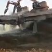 В Израиле мост со строительной техникой обрушился на рабочих