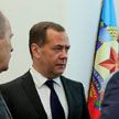 Медведев: диктату англосаксов пришел конец