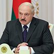 Лукашенко потребовал сохранить трудовые коллективы в нынешних условиях